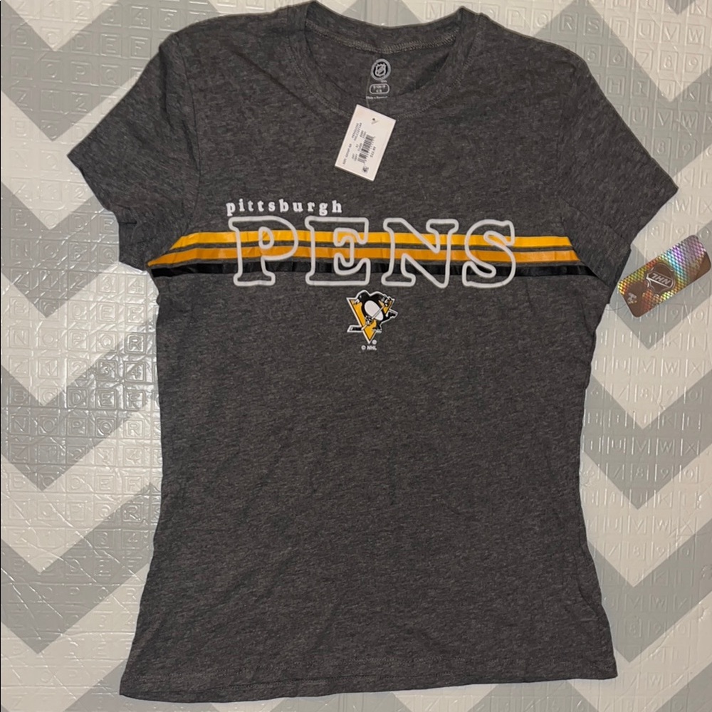 Pittsburgh Penguins Gray T-Shirt women’s small 🐧